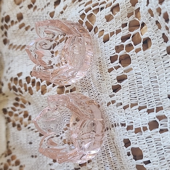 Vintage Salt Cellars Pair Of 2 Tulip Salt Cellars Pale Pink Glass - Picture 1 of 8